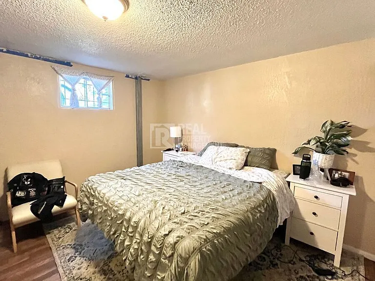 811 Holmes Dr — Photo 15