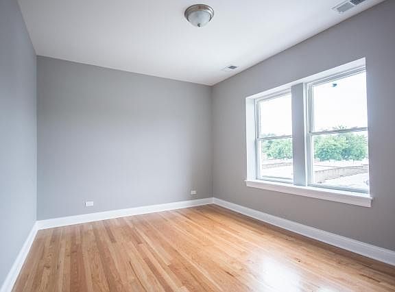 4th image of 6436 N Seeley Ave