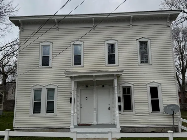 819 10th St NW, Grand Rapids, MI 49504