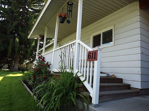 3rd image of 611 2nd Ave N