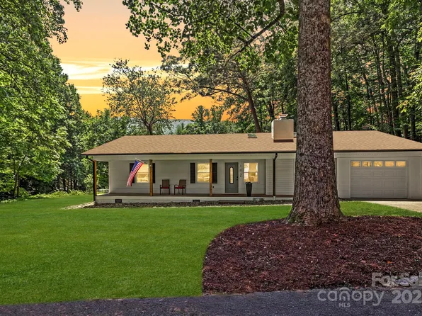 103 E White Pine Rd, Hendersonville, NC 28739