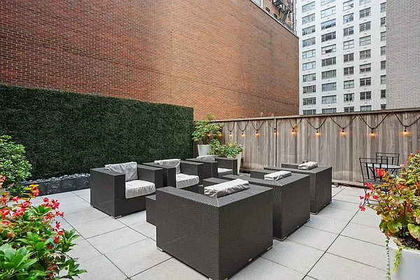 Rented by Greystar | media 23