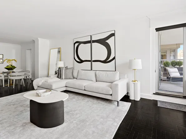 2 Fifth Avenue image 1 of 11