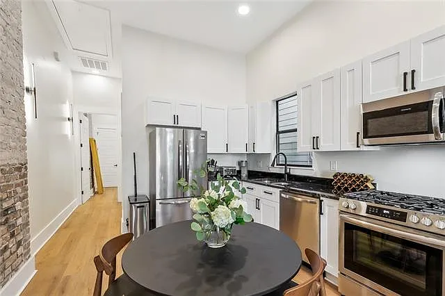 2721 Peniston St — Photo 4