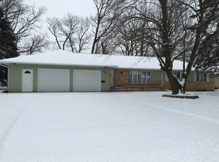 1716 Mary Ln, North Mankato, MN 56003
