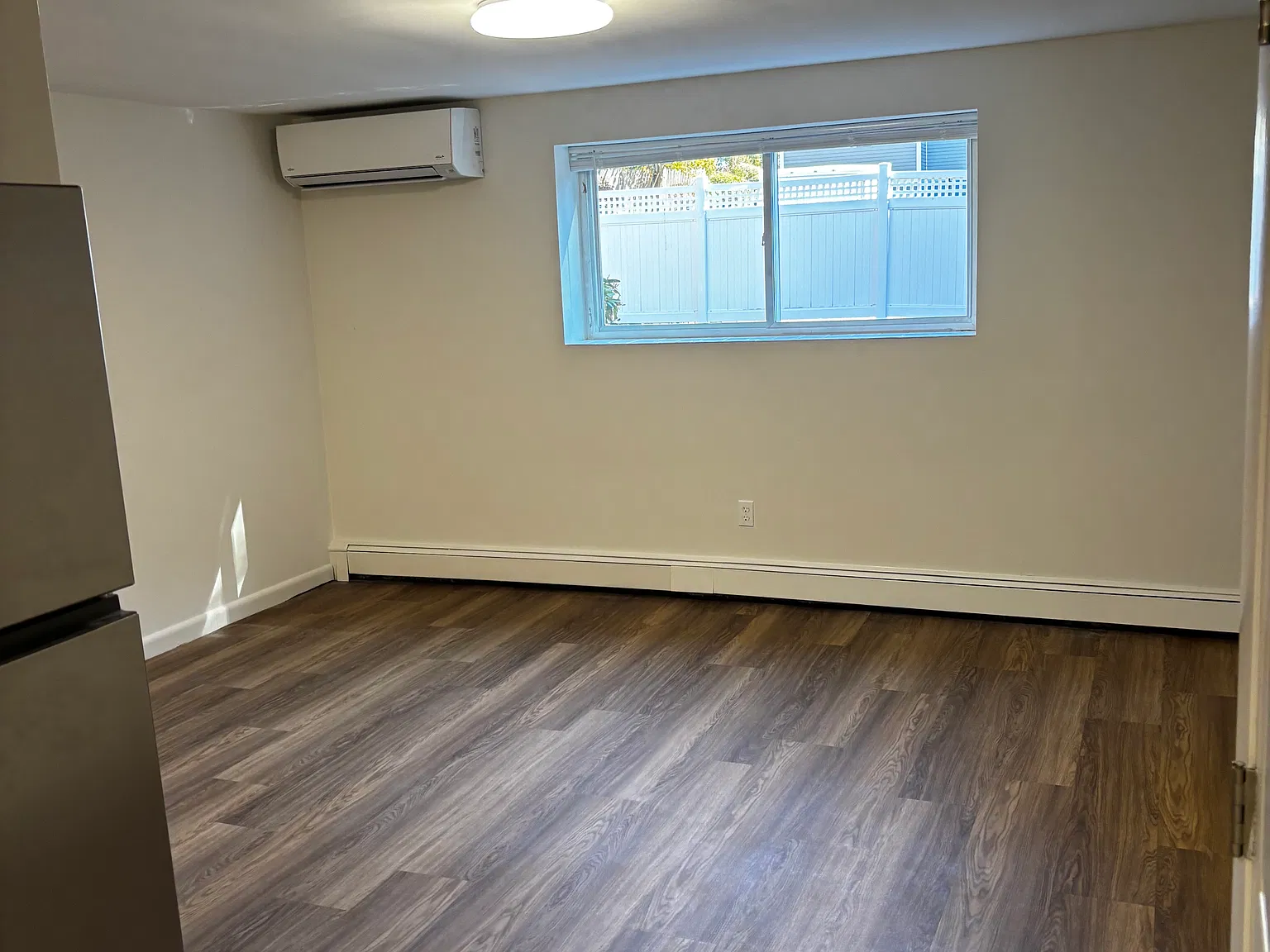 2 bed, 850 sqft, $2,500 — Photo 3