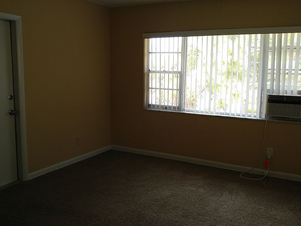 2nd image of 109 Hogan Rd APT I