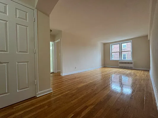 Rented by Hillel Realty Group | media 2