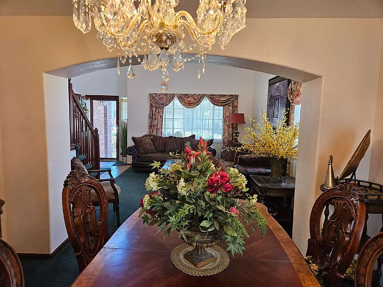 8842 W Ida Pl — Photo 3