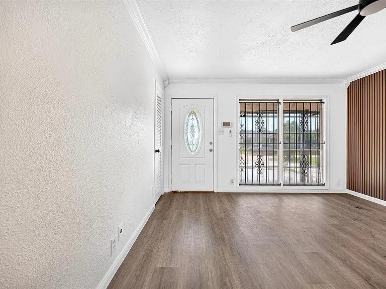 9211 Clearway Dr — Photo 8