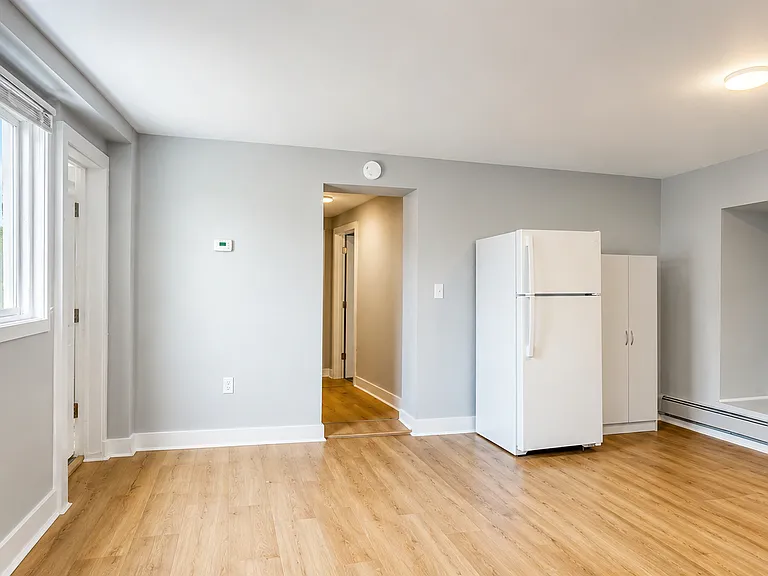 832 Washington St #4 — Photo 1