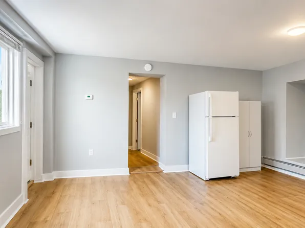 832 Washington St #4, Bath, ME 04530