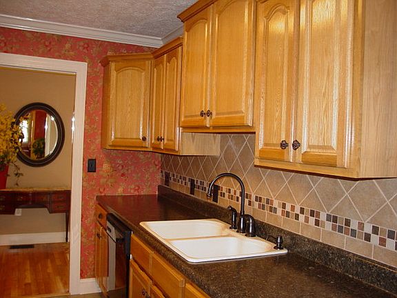 5th image of 109 Lomond Dr