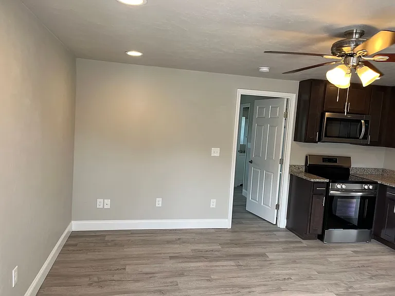 Salem Run Apartments - Phase 1 — Photo 22