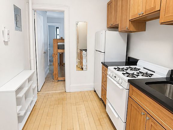 5th image of 148 Sullivan St APT 18