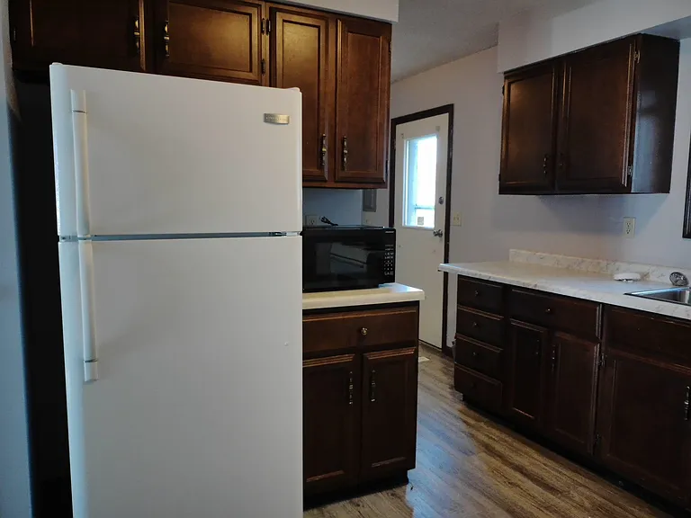 1302 Lucille St — Photo 4