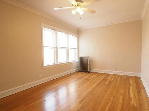 4045 N Mozart St APT 3E, Chicago, IL 60618