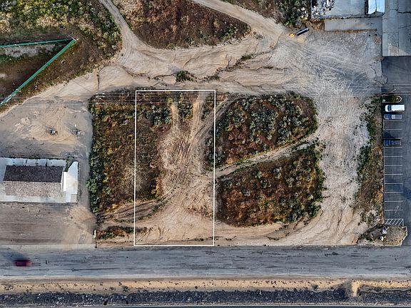 2nd image of Lake Isabella Blvd #178