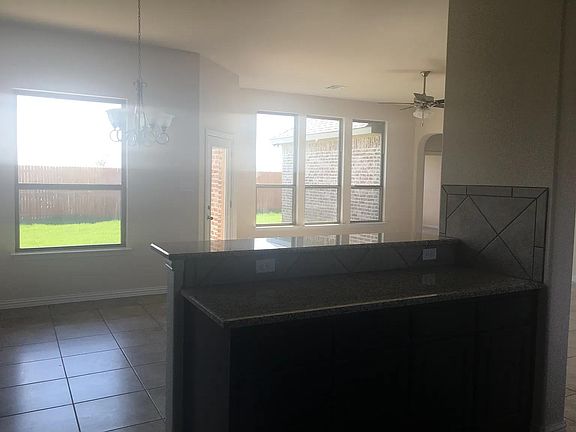 3rd image of 629 Alexandria Ln