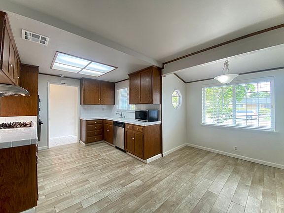 3rd image of 5138 Eggers Dr