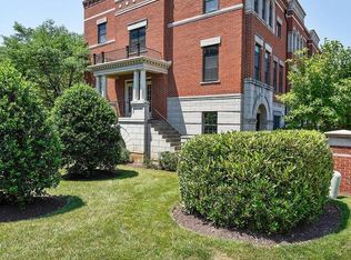 12154 Chancery Station Cir, Reston, VA 20190