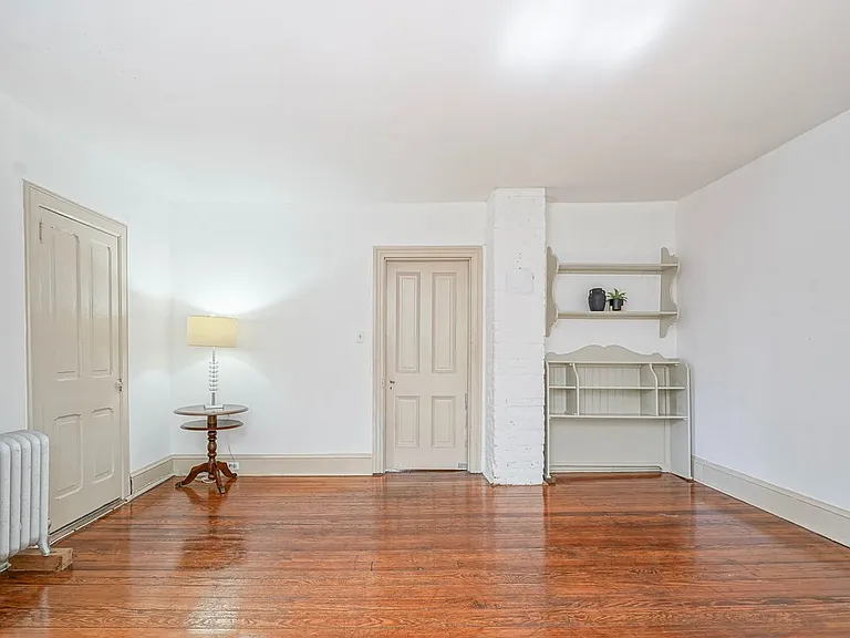 315 Chestnut St — Photo 8