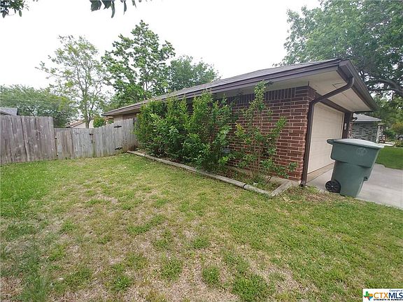 2nd image of 3208 Forest Hill Dr