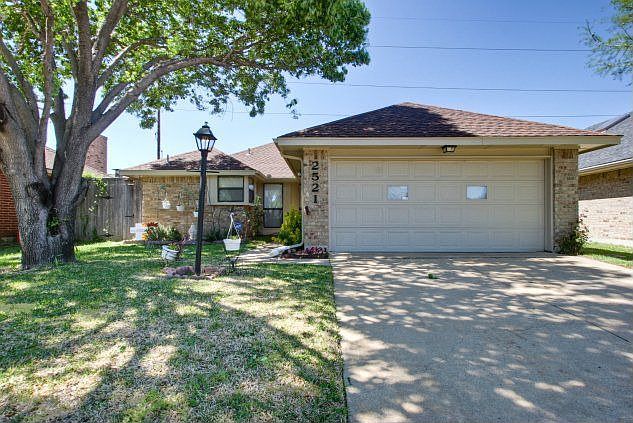 1st image of 2521 Shalimar Dr