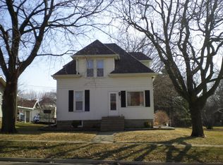 114 N Main St, Walnut, IL 61376