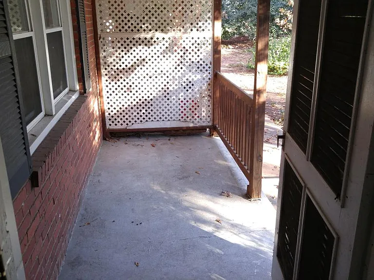 1119 Brooks Ave — Photo 11