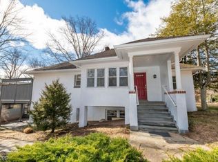 636 Valley Rd, Watchung, NJ 07069