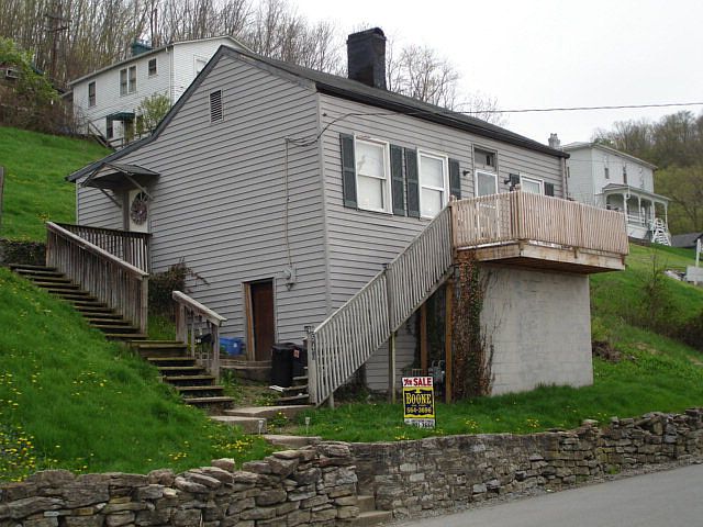 1st image of 546 W Second St