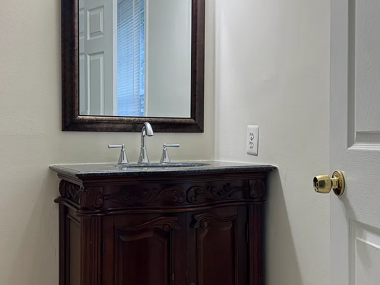 Master Bathroom - Upper Level