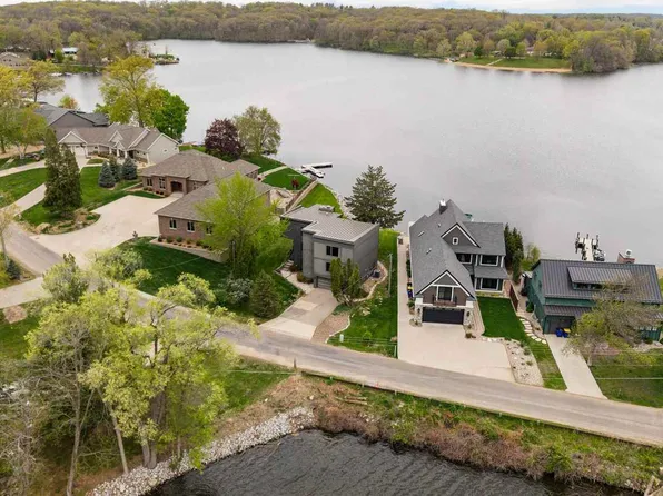 3796 Cottage Reserve Rd NE, Solon, IA 52333