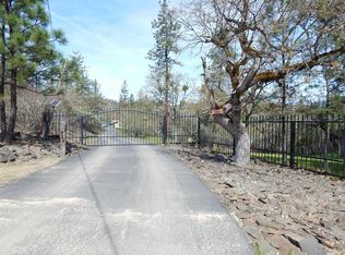 544 Crescent Dr, Eagle Point, OR 97524