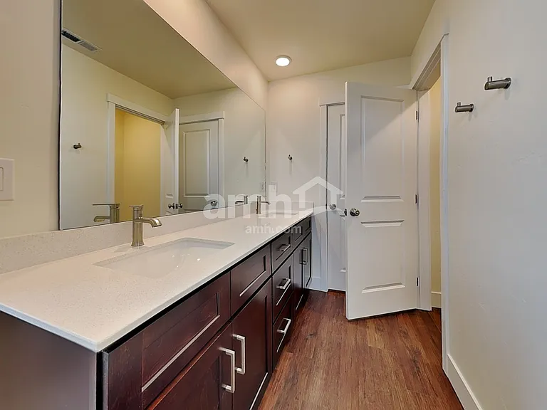 9309 W Wabash St — Photo 16