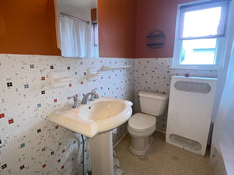 710 Darby Rd #2 — Photo 7