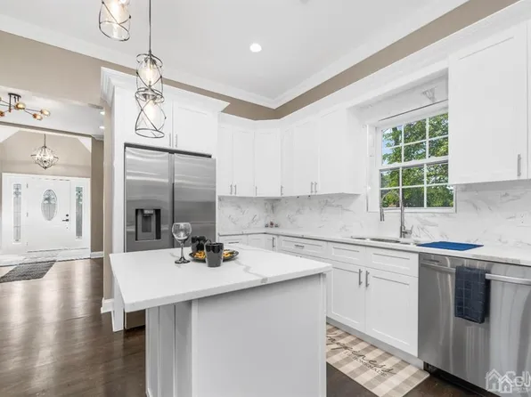 416 Victoria Ave, Piscataway, NJ 08854