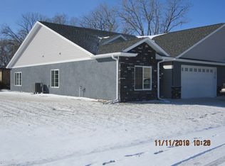 3372 Pershing Rd, Columbus, NE 68601