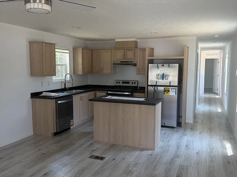 129 Walnut Dr — Photo 3