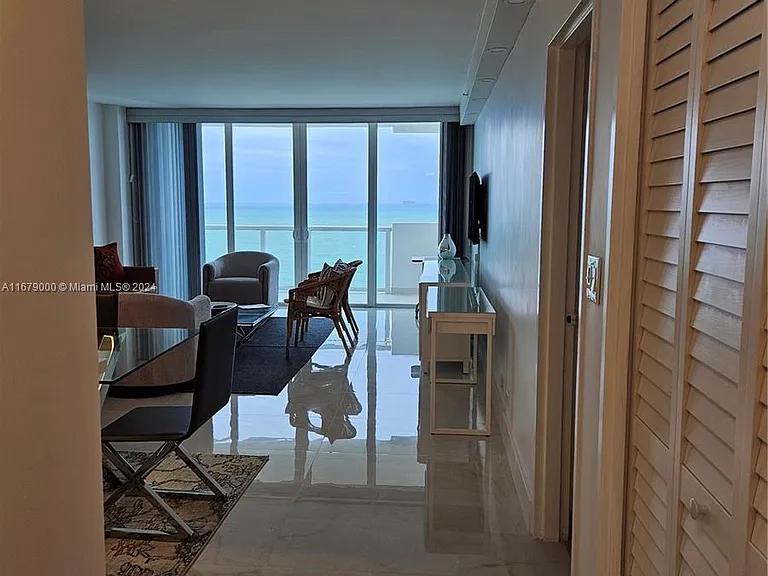 5601 Collins Ave #1605 — Photo 10