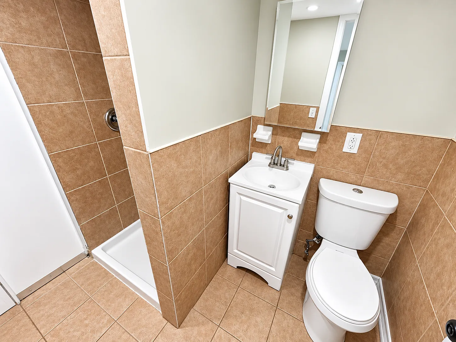 2 bed, 1000 sqft, $1,595 — Photo 3