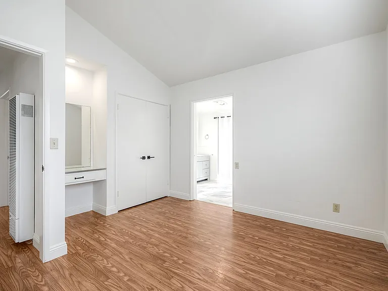 3748 Manchester Ave — Photo 15