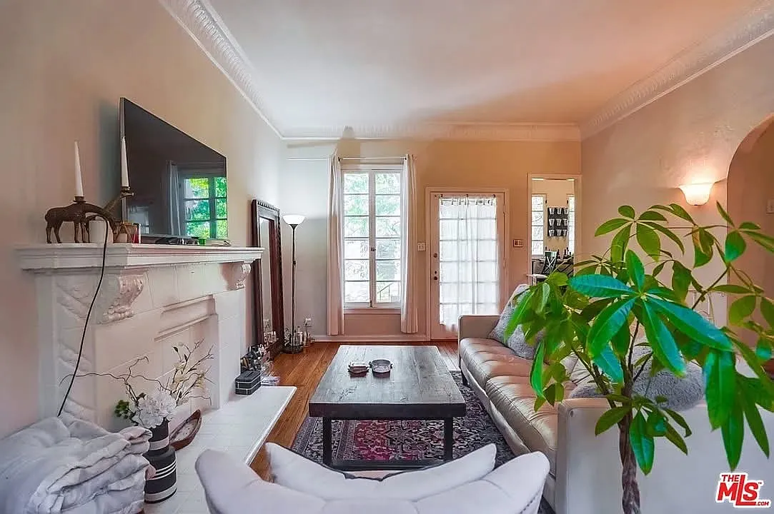 1 bed, 715 sqft, $3,100 — Photo 3