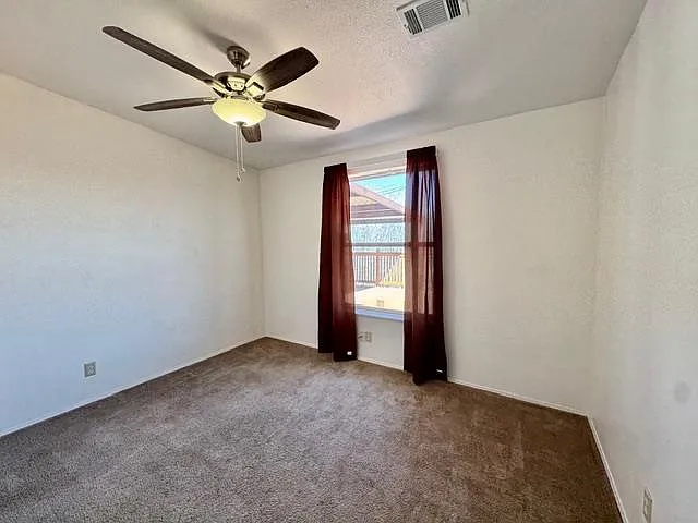 2401 W Covey Ln — Photo 14