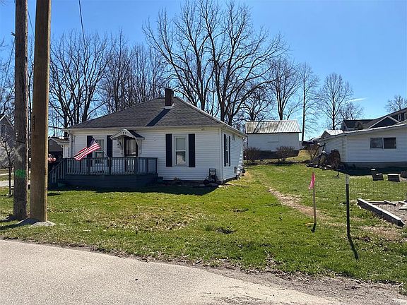 3rd image of 785 N Spring St