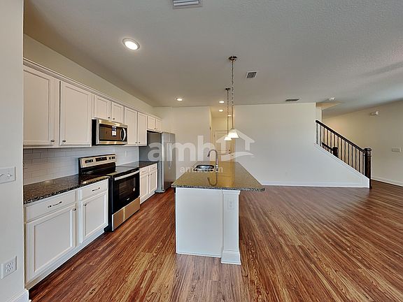 3rd image of 99 Olivewood Pl