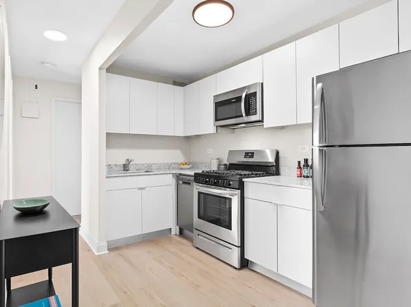 1990 Lexington Avenue 18D image 2 of 8
