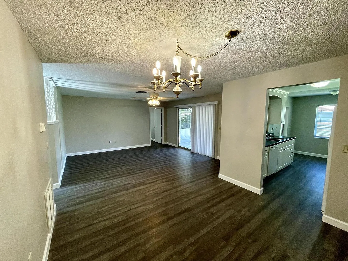 Sarasota Three Bed, Two Bath, 2-car Garage Single Family w/Fenced Yard For Rent — Photo 2