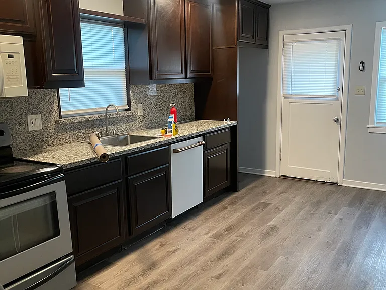 351 N Stockton St — Photo 9